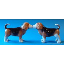 Mwah! Beagle Dogs Statue Set